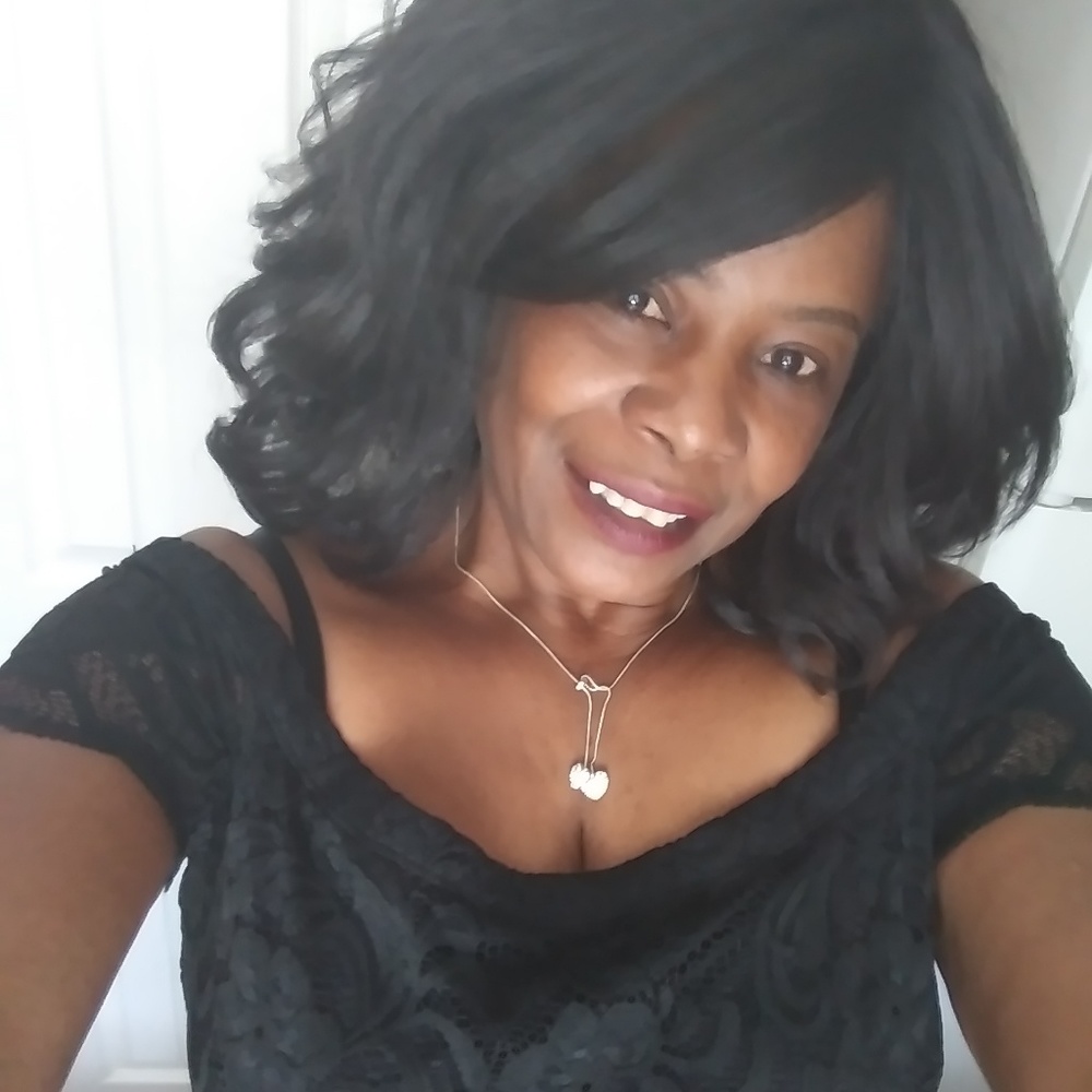 Meet your Posher, Mae